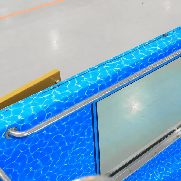 48525eb6_20ft-container-swimming-pool_10.webp 20ft Luxe Container Zwembad met Glazen Kijkvenster