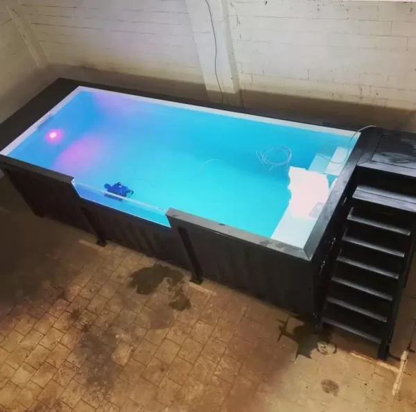 7d96ad1b_20ft-container-swimming-pools-1.webp 20ft Container Zwembad - Stalen Zwembad met Filtratiesysteem