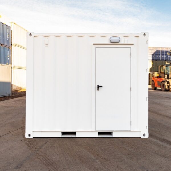 IMG_2813-1.jpg 10ft draagbare kantoorcontainer met werkbank en planken - Volledig ingerichte container Office Nederland