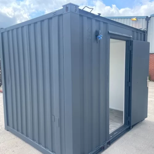 s-l1600-1-11-2-1024x768-1.webp 10ft Portable Site Office Container te koop in Nederland - Volledig gerenoveerd veilig draagbaar kantoor