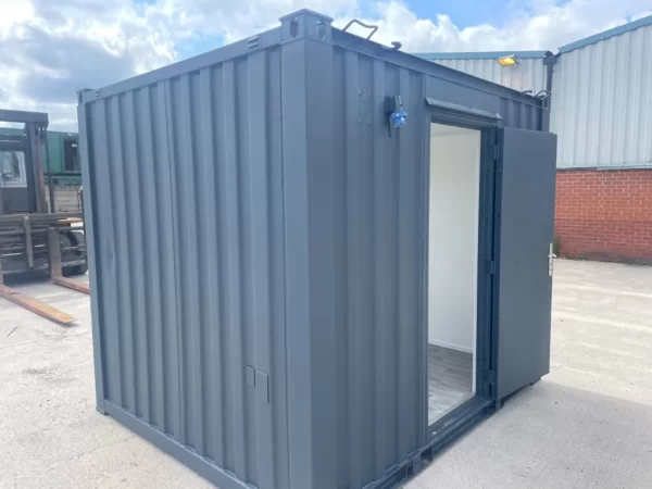 s-l1600-1-11-2-1024x768-1.webp 10ft Portable Site Office Container te koop in Nederland - Volledig gerenoveerd veilig draagbaar kantoor