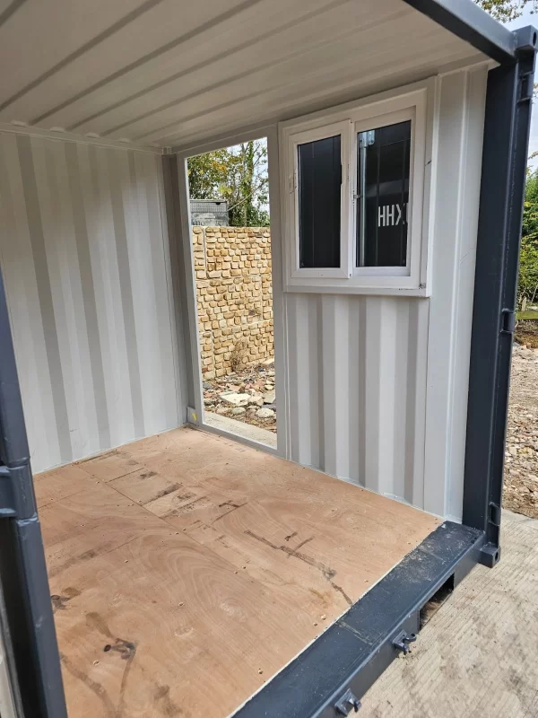 s-l1600-14-11.webp 8ft Shipping Container Site Office & Secure Lock-Up Box - Draagbare werkplaatsschuur met personeelsdeur en raam