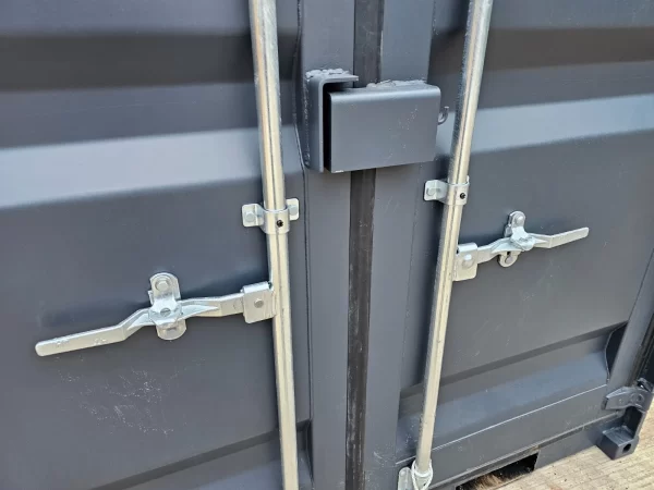 s-l1600-19-9.webp 8ft Shipping Container Site Office & Secure Lock-Up Box - Draagbare werkplaatsschuur met personeelsdeur en raam