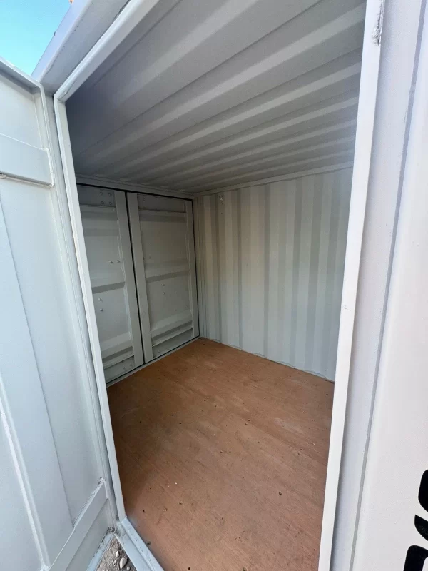 7ft-opslagcontainer voor locaties met personeelsdeur en veiligheidsraam - Nieuwe compacte opslageenheid