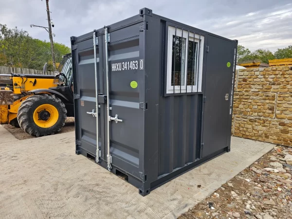 s-l1600-39-1.webp 8ft Shipping Container Site Office & Secure Lock-Up Box - Draagbare werkplaatsschuur met personeelsdeur en raam