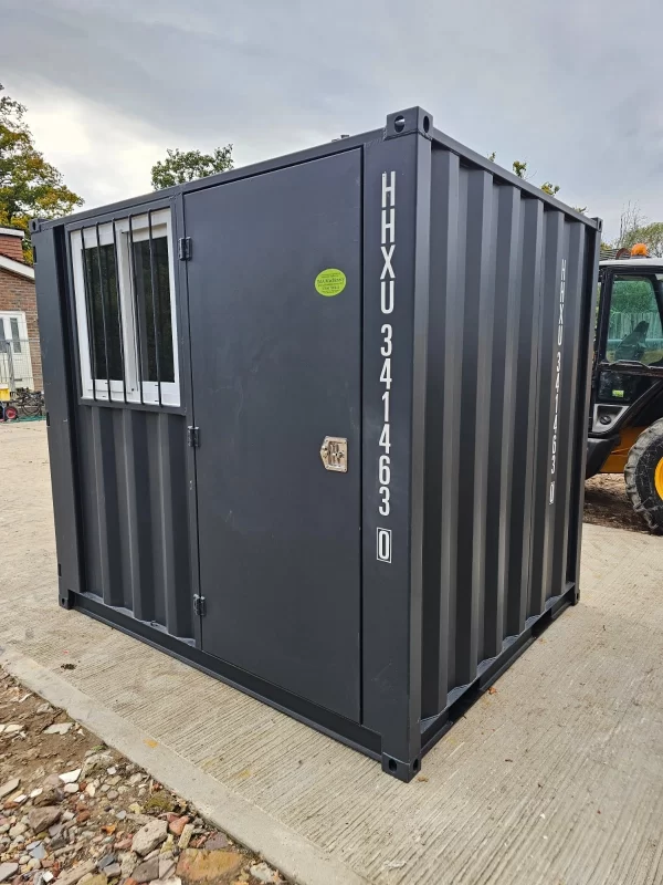 s-l1600-7-10-2.webp 8ft Shipping Container Site Office & Secure Lock-Up Box - Draagbare werkplaatsschuur met personeelsdeur en raam