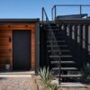 De Ultieme Containerwoning - 10-Module Luxe Binnenplaats Wellness Villa met Plunge Pool, 3 Slaapkamers, Kantoor, Kunstatelier & Ontspanningsruimte
